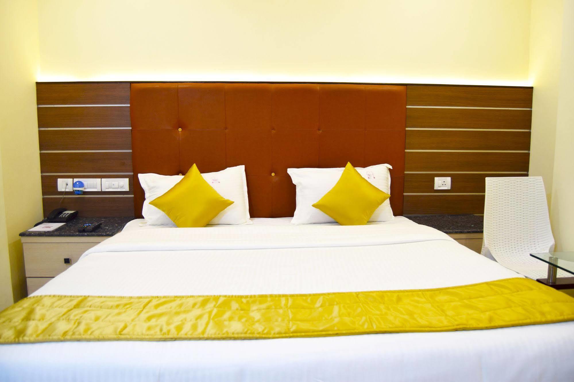 Saibala Grand Airport Hotel 3*